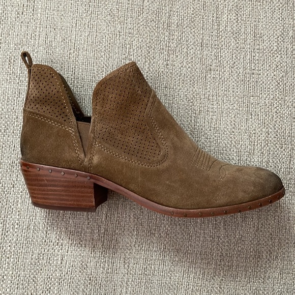 Booties, worn a few times, like new - Picture 2 of 5